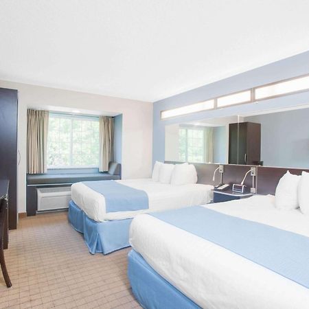 Microtel Inn & Suites Bath Buitenkant foto