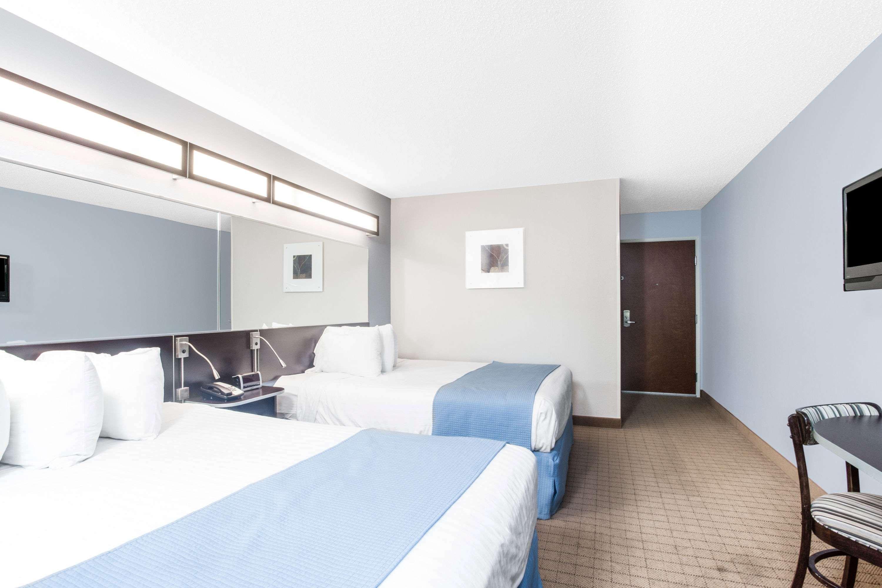 Microtel Inn & Suites Bath Buitenkant foto