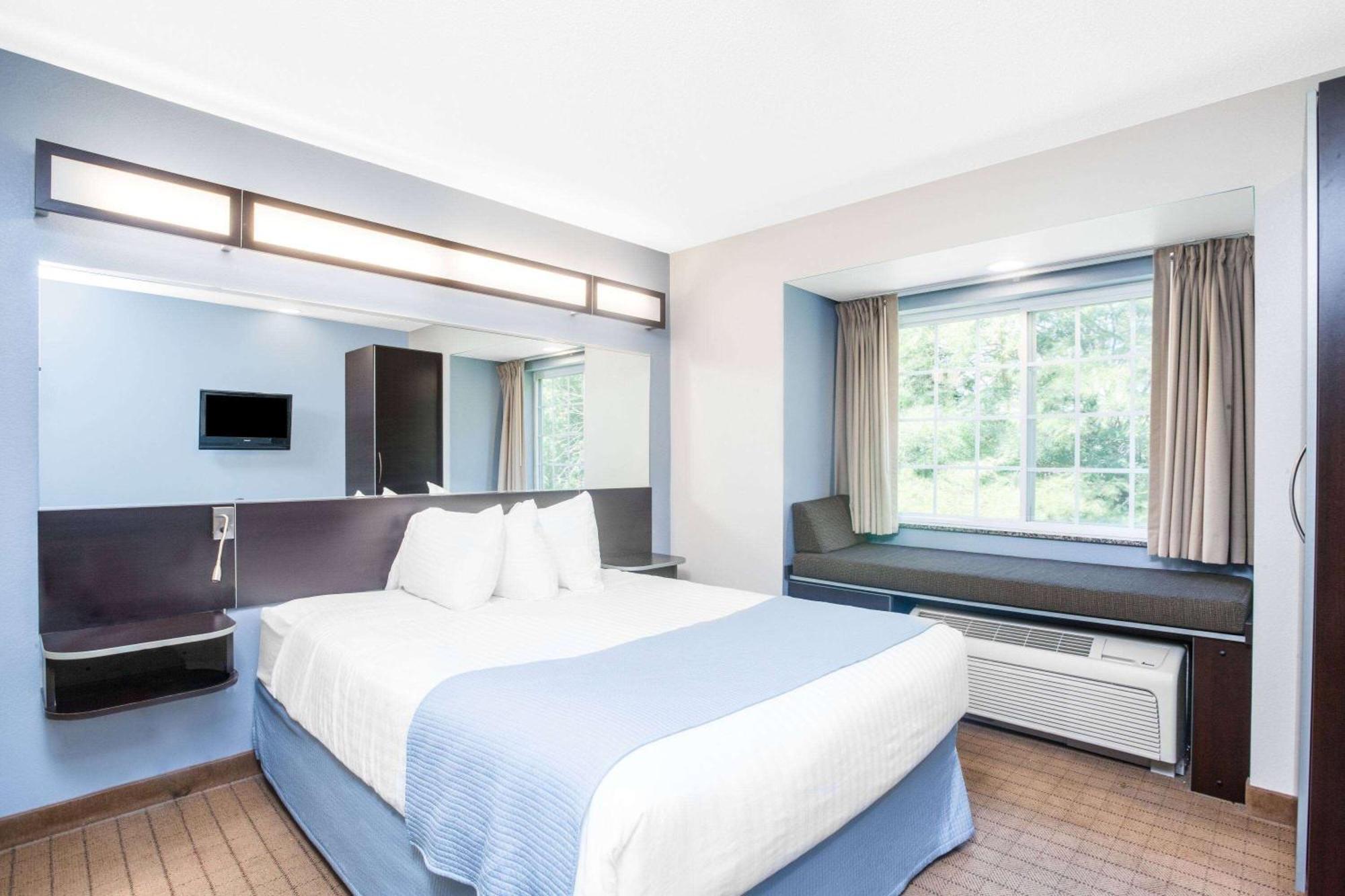 Microtel Inn & Suites Bath Buitenkant foto