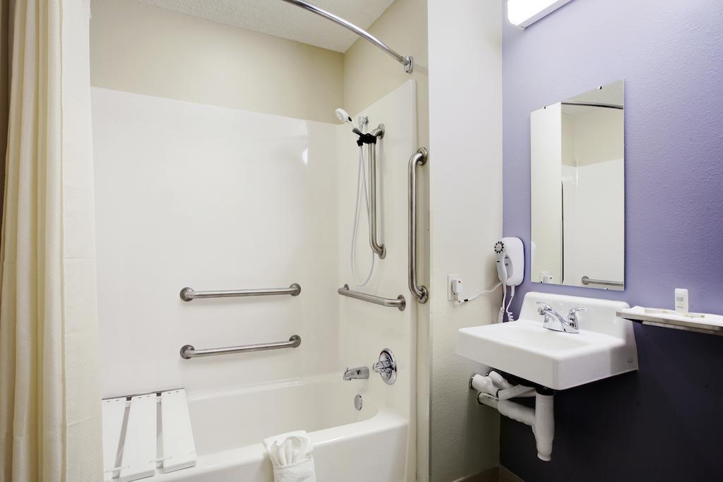 Microtel Inn & Suites Bath Kamer foto